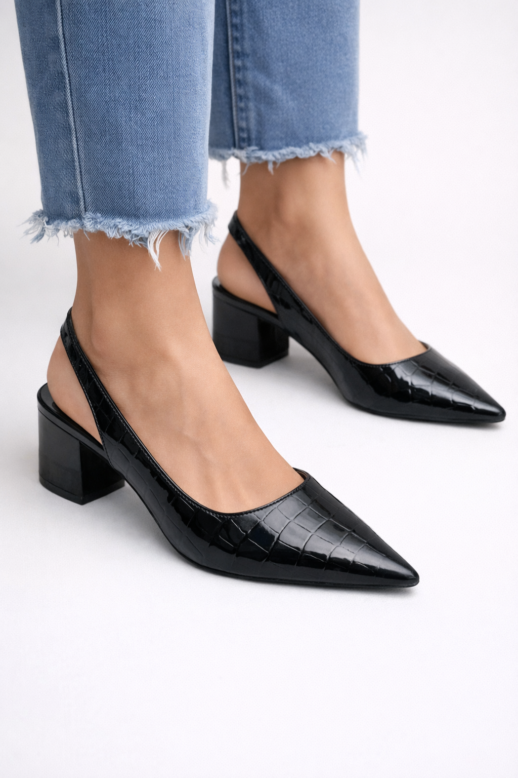 Women Low Heel Slingback Pointed Toe Pumps