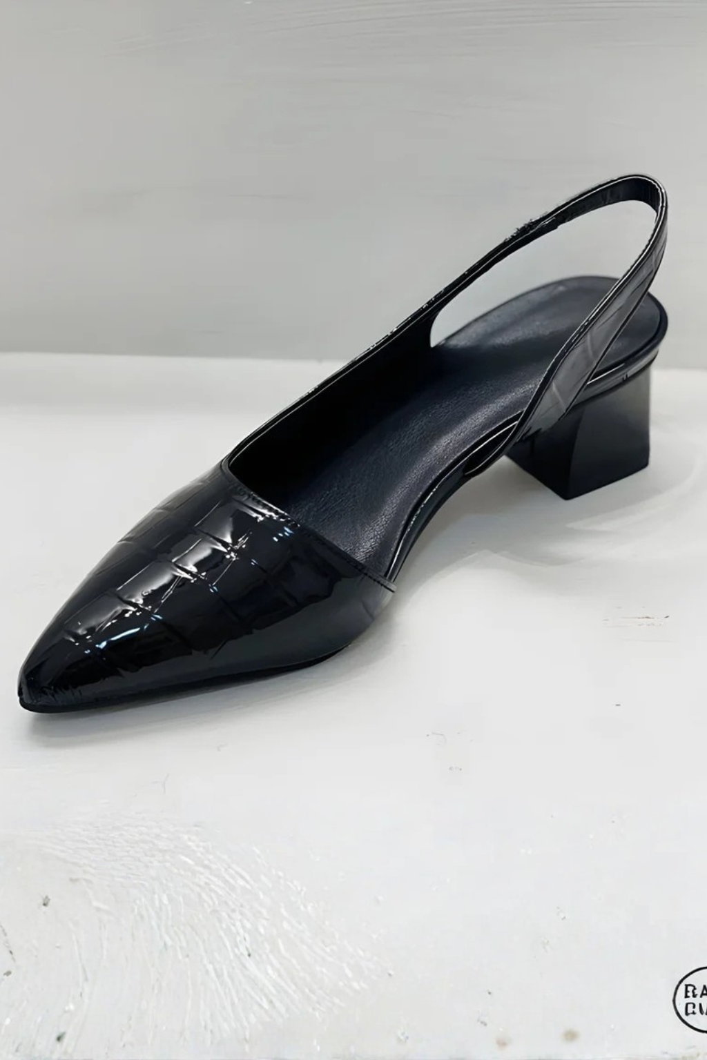 Women Low Heel Slingback Pointed Toe Pumps