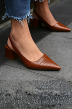 Women Low Heel Slingback Pointed Toe Pumps
