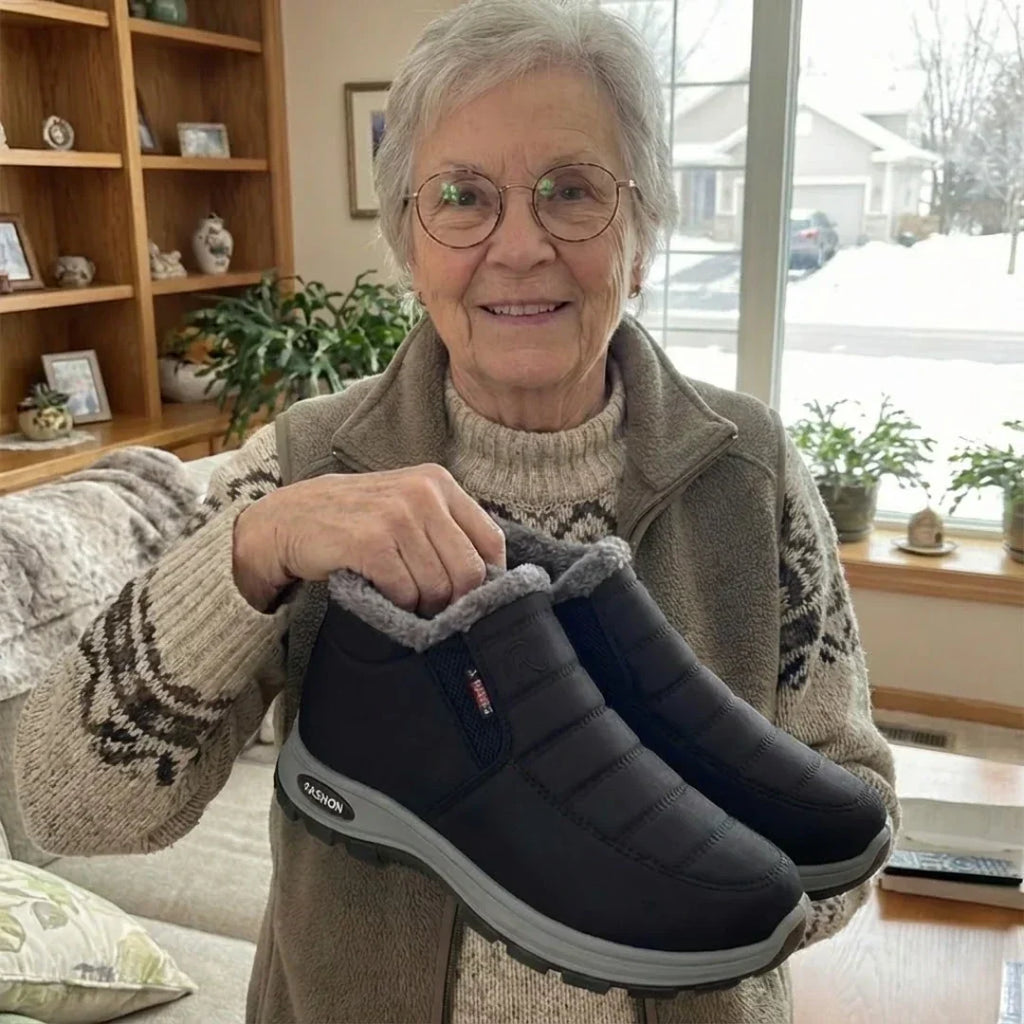 The Alaskaa™ | Quilted Waterproof Slip-On Ankle Boots